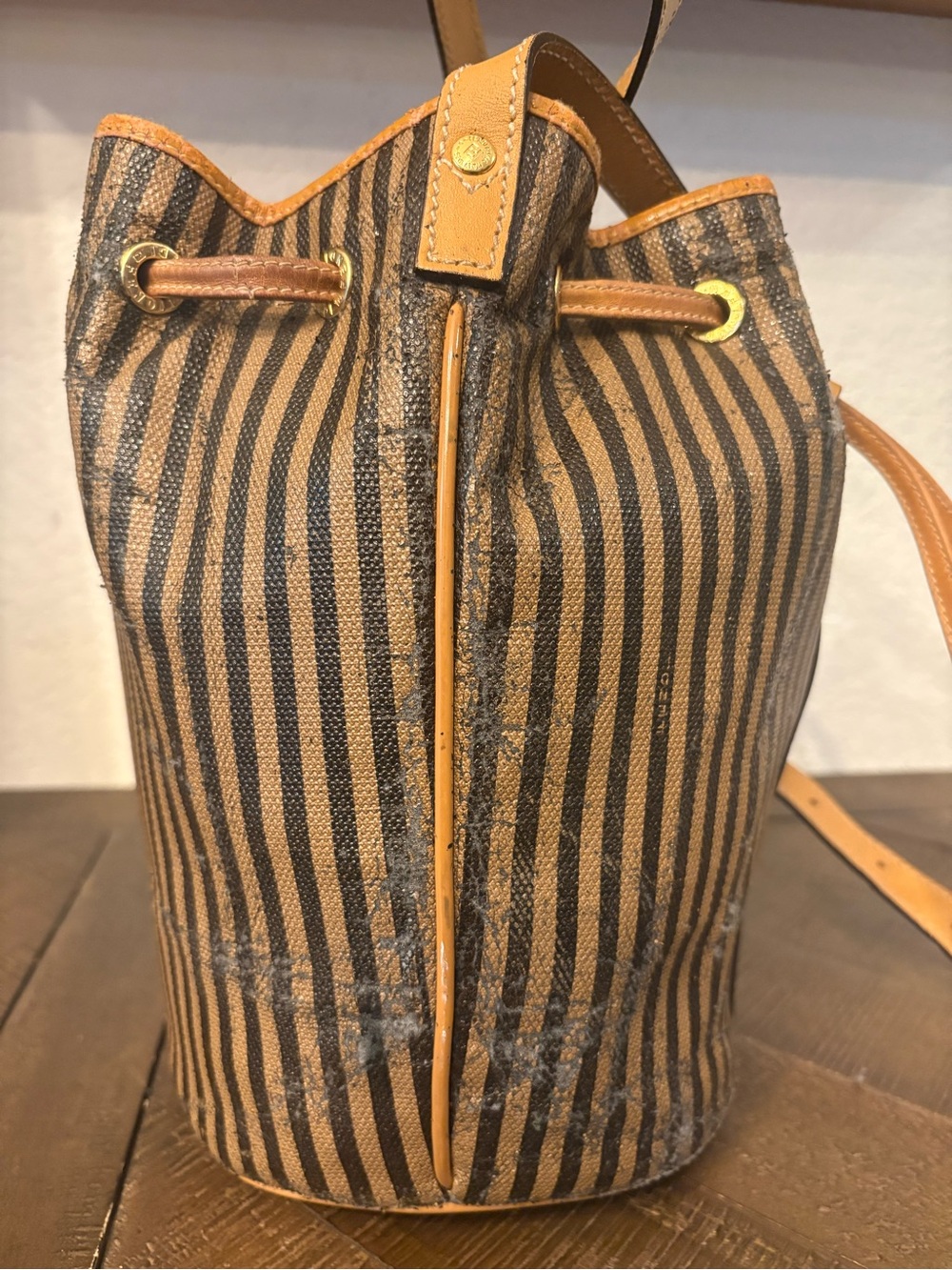 Vintage Fendi Pequin Stripe Bucket Bag Crossbody | Italy 1925 | Rare Vintage - Picture 10 of 14